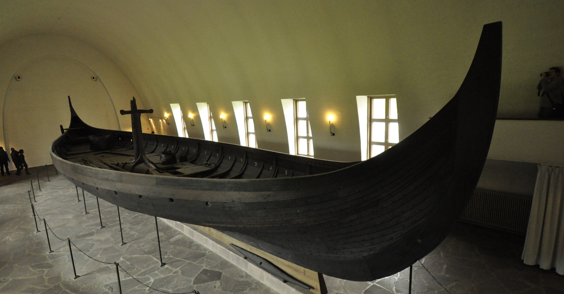 Gokstadskipet Banner-foto Jim Killock.jpg