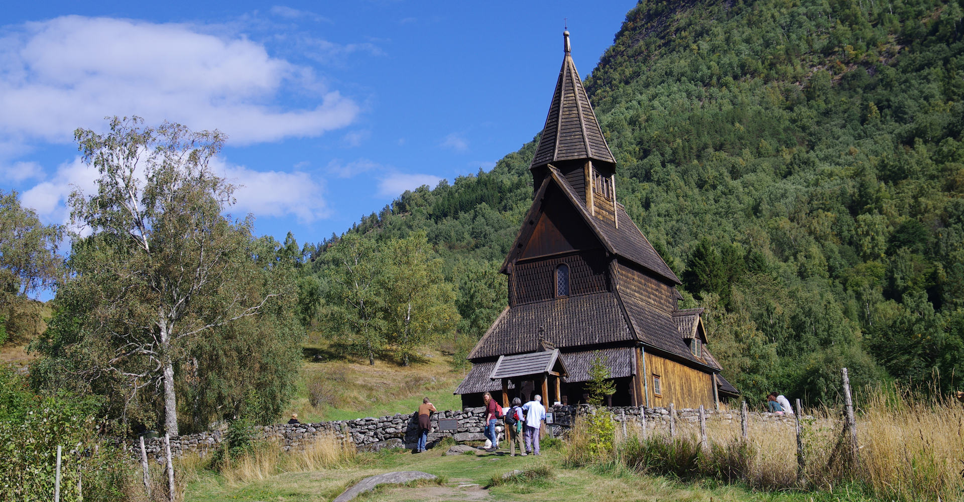 006 Urnes stavkirke - Foto Stephen Saw.jpg