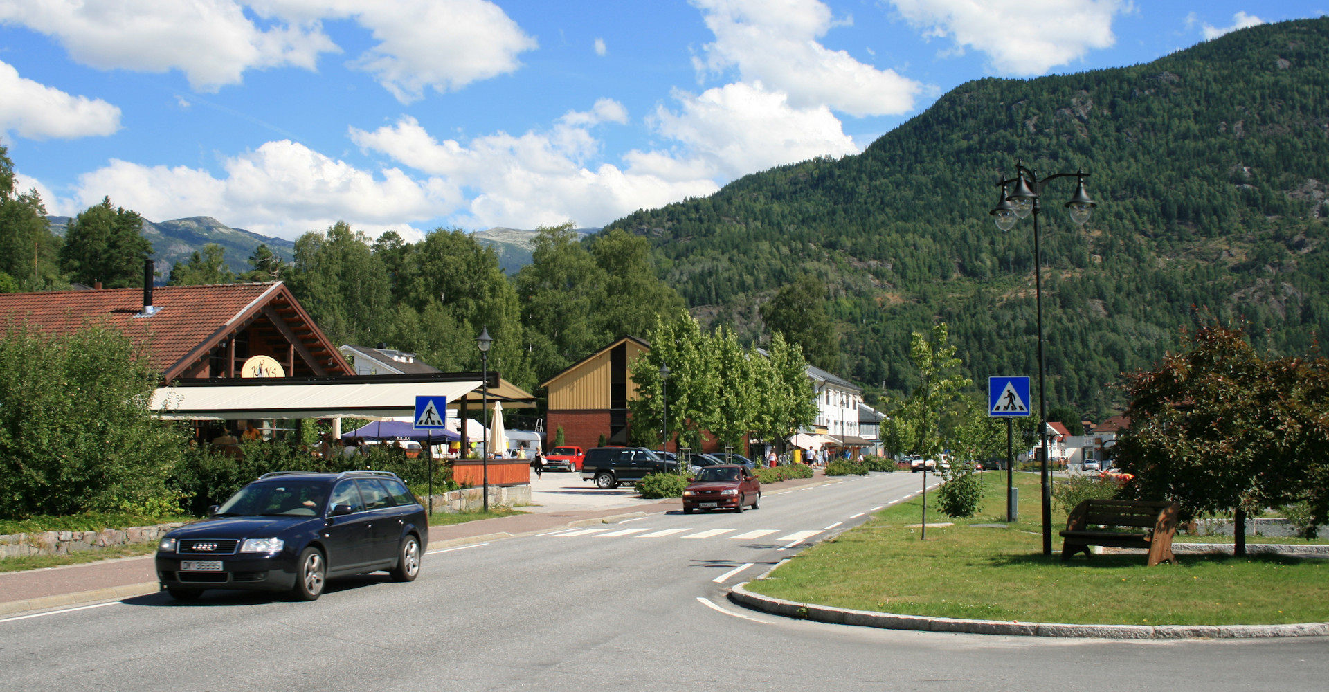 004 Langs sentrumsgaten-Banner-foto Geir Johansen.jpg
