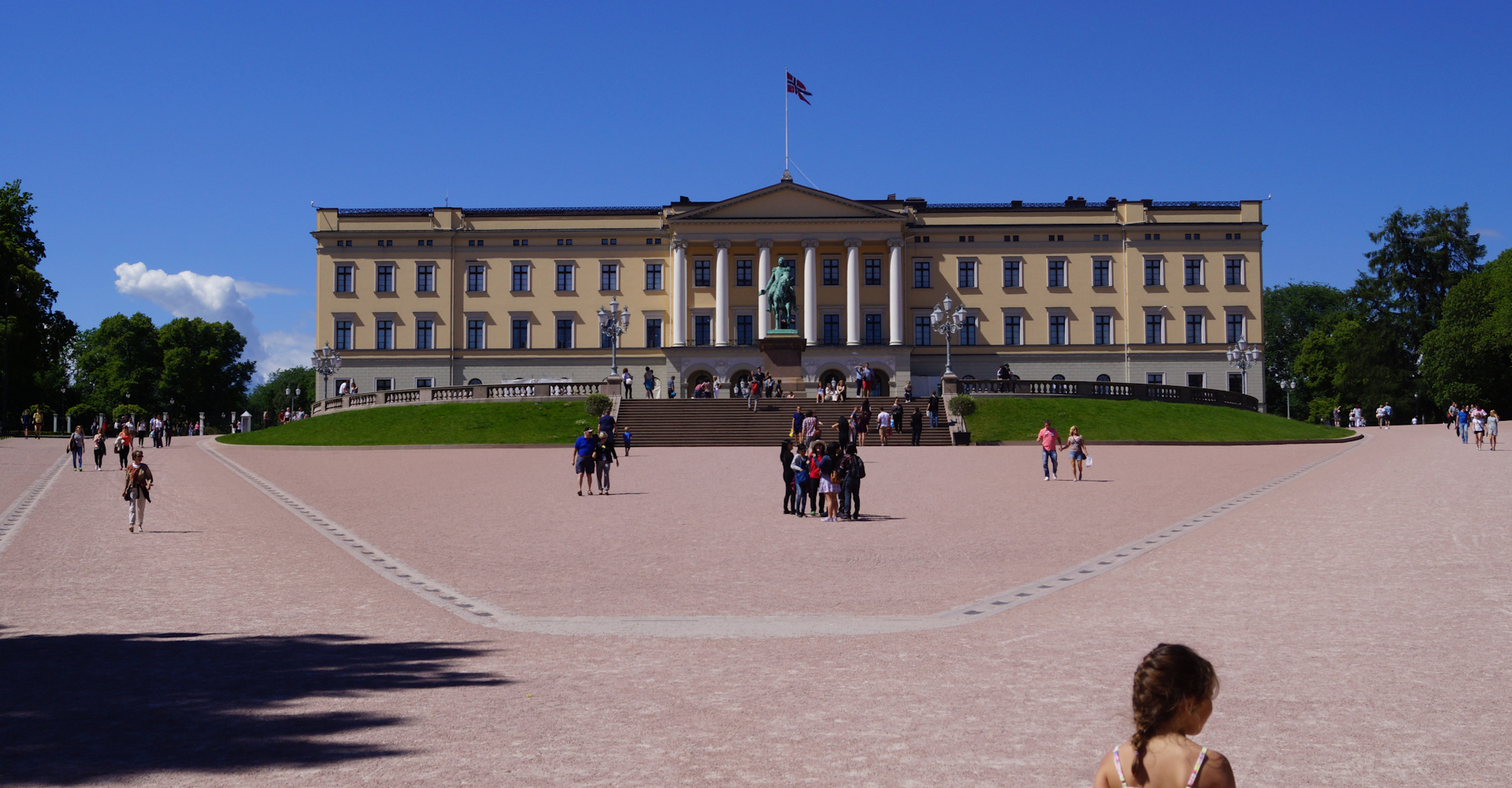 001 Det kongelige slott - Foto Geir Johansen.jpg