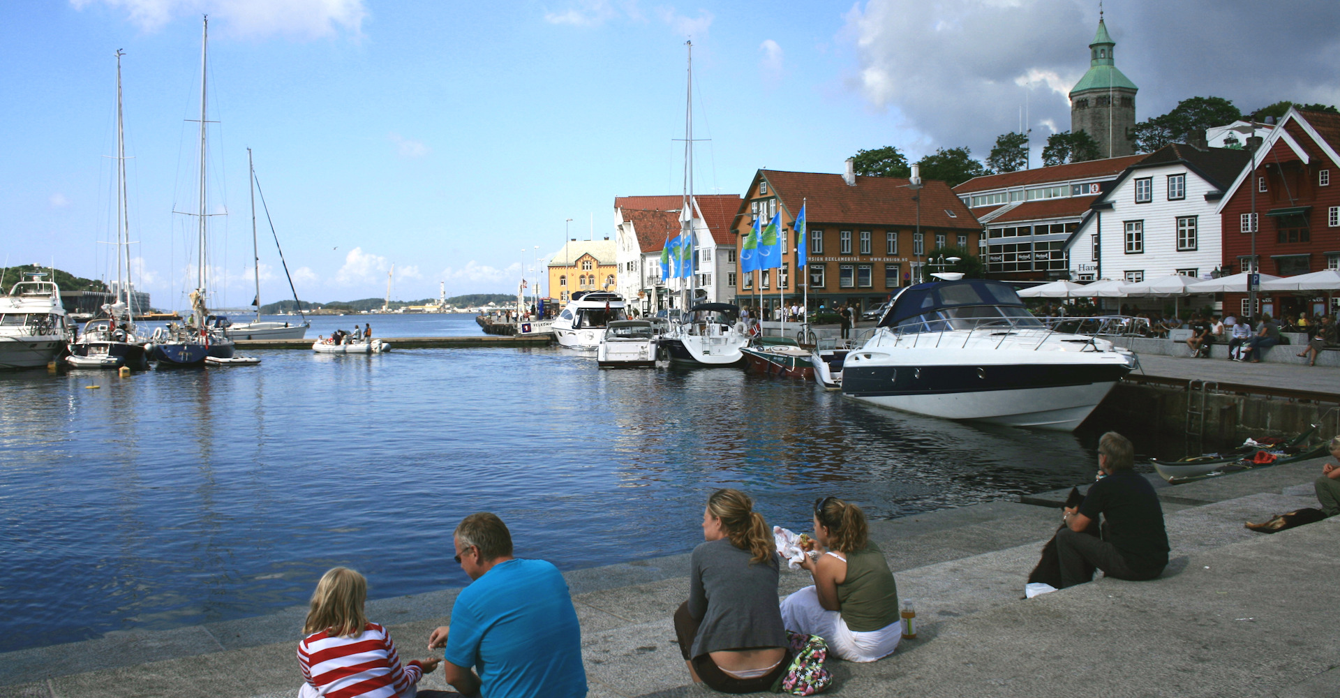 004 Ved havnen og sentrum-foto Geir Johansen.jpg