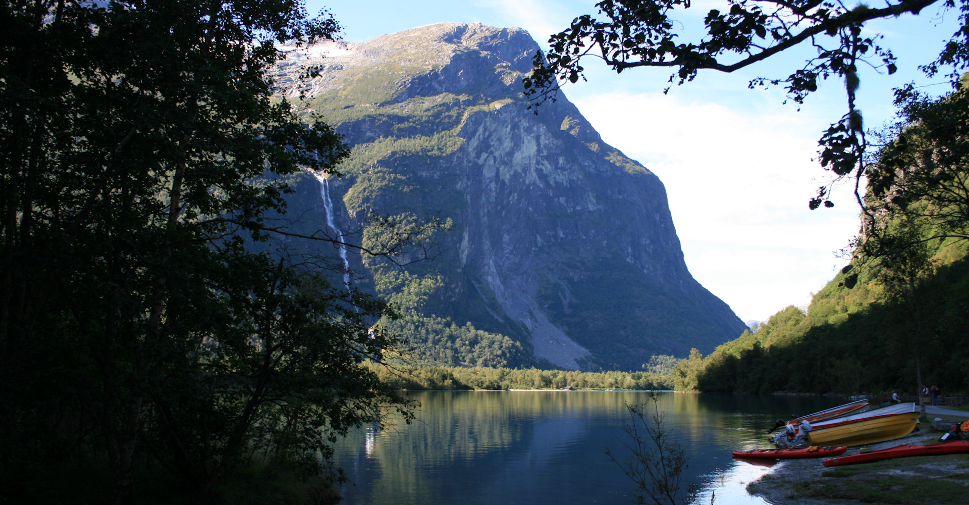 003 Ramnefjellsfossen sett fra Kjenndalstova - Foto Geir Johansen.jpg