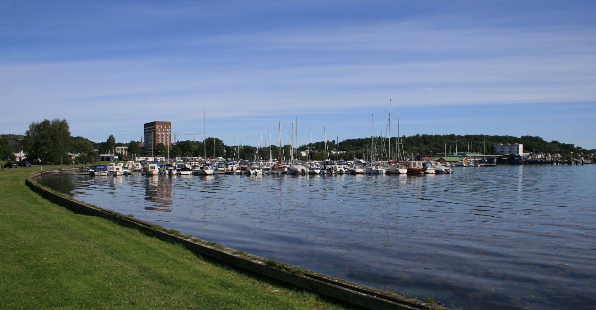 018 mot indre havn langs havnepromenaden-foto Geir Johansen.jpg