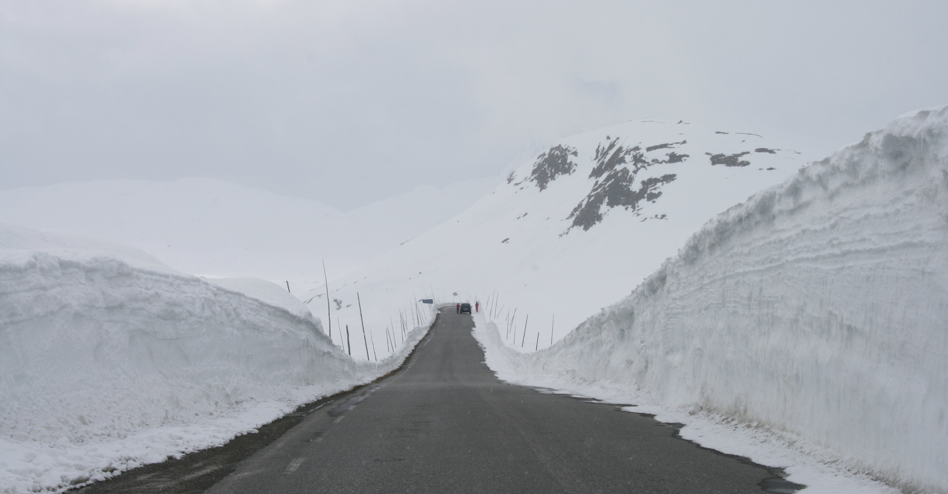 0017 Valdresflya i vinterdrakt i mai-foto Geir Johansen.jpg