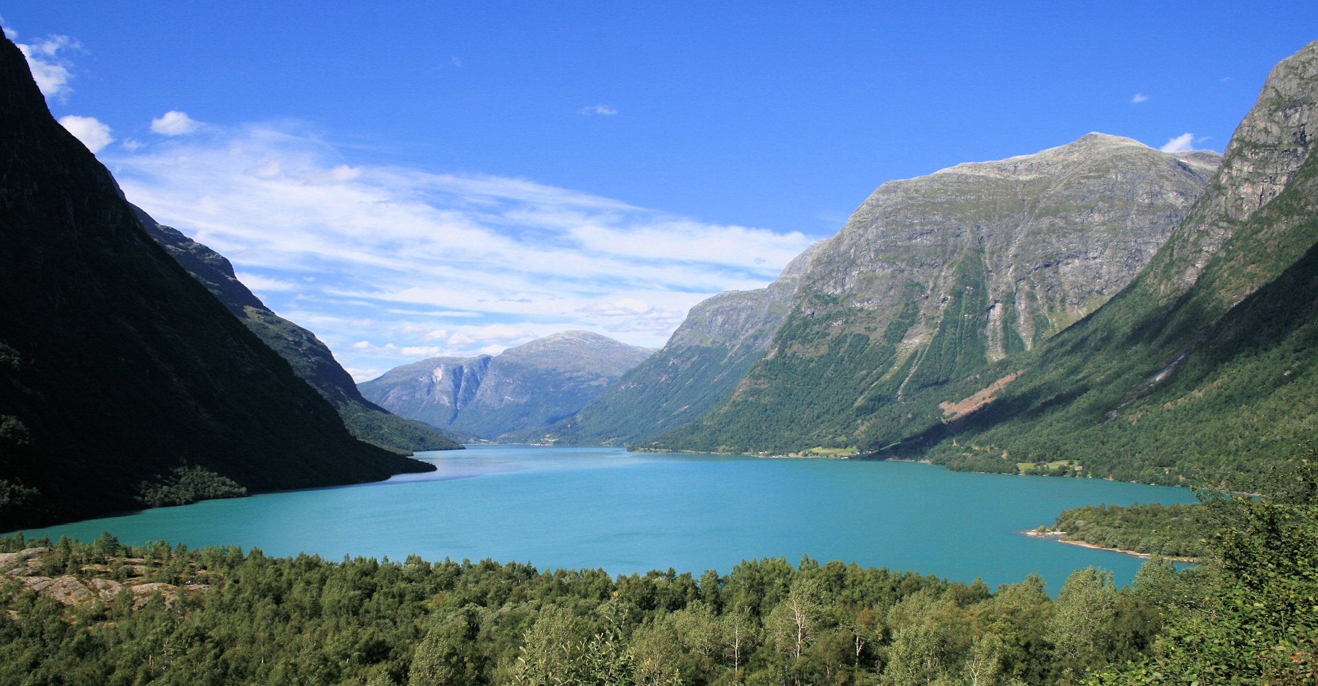 00 Litt av Lodalen og Lovatnet sett i retning Loen - Foto Geir Johansen.jpg
