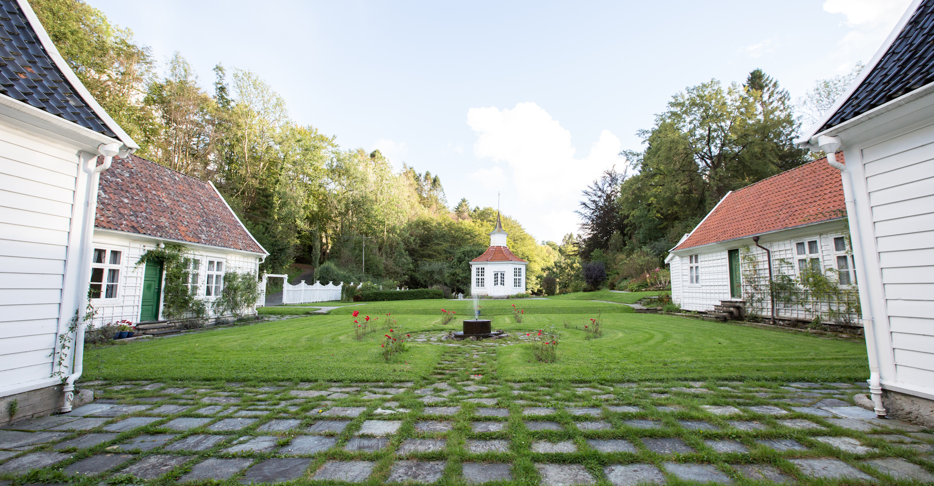 Alvøen papirfabrikk - alvøen hovedbygning-1920x1000- bergen 2- foto Vibeke Seldal.jpg
