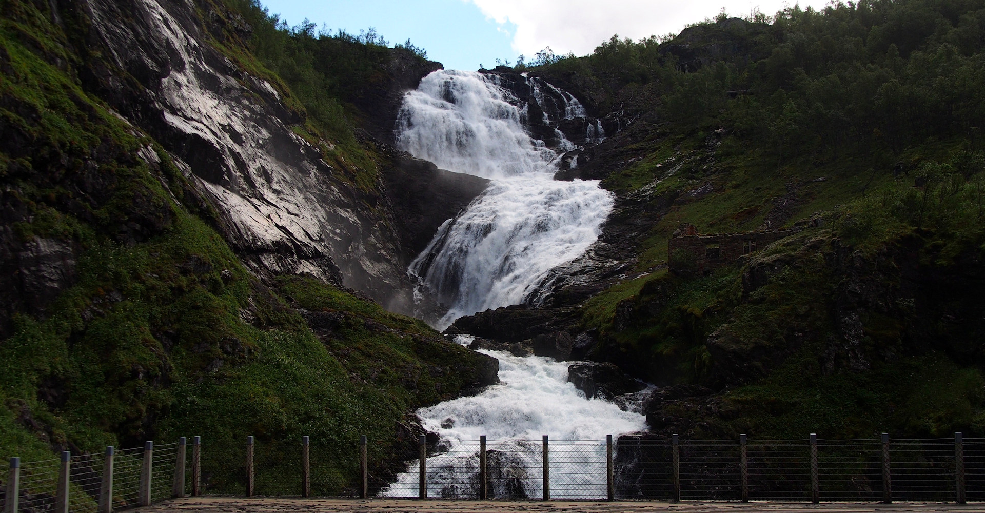 014 Kjosfossen-foto Rheins.jpg