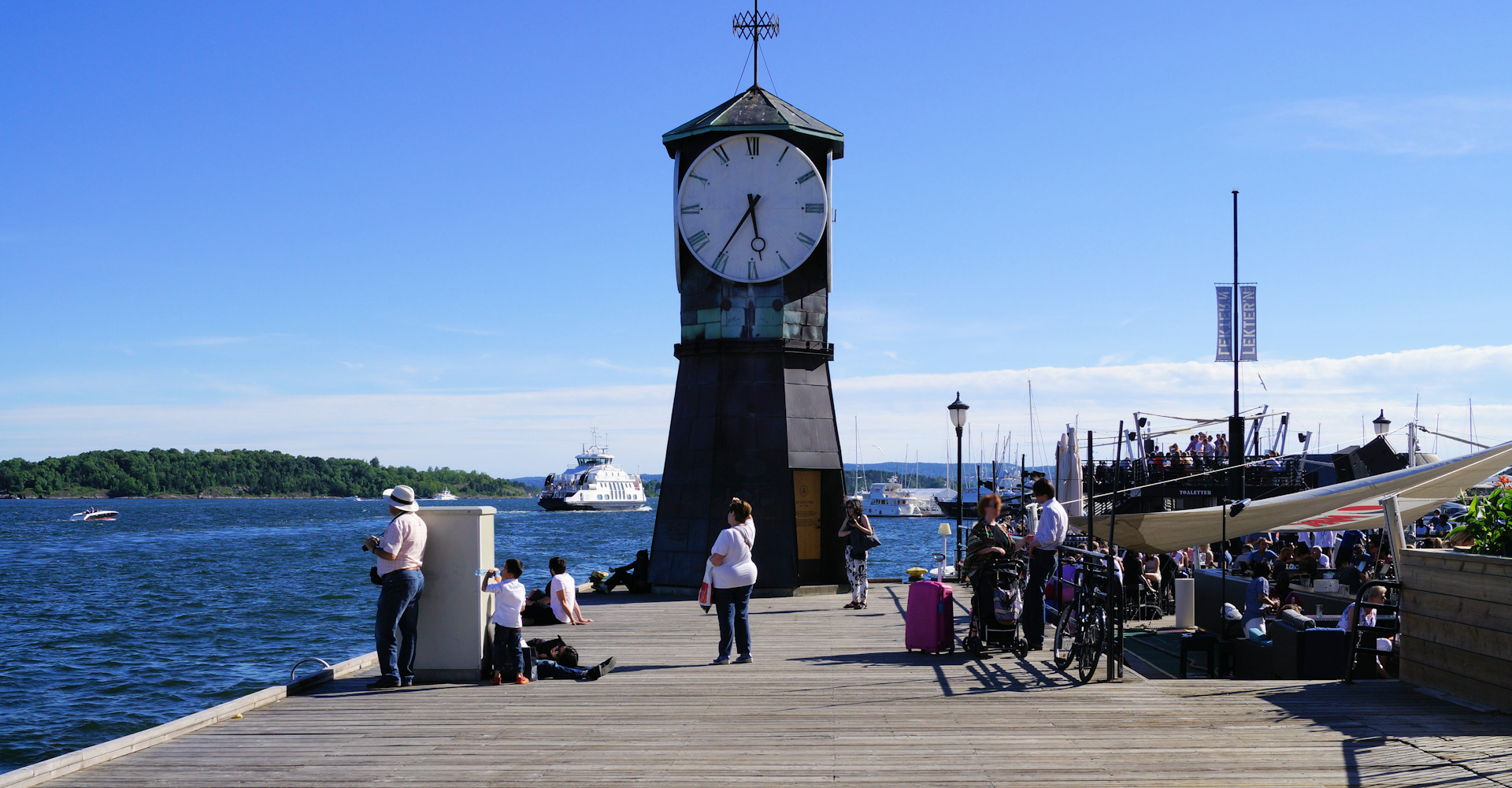 018 Tidsuret på Aker brygge mot Oslofjorden - Foto Geir Johansen.jpg