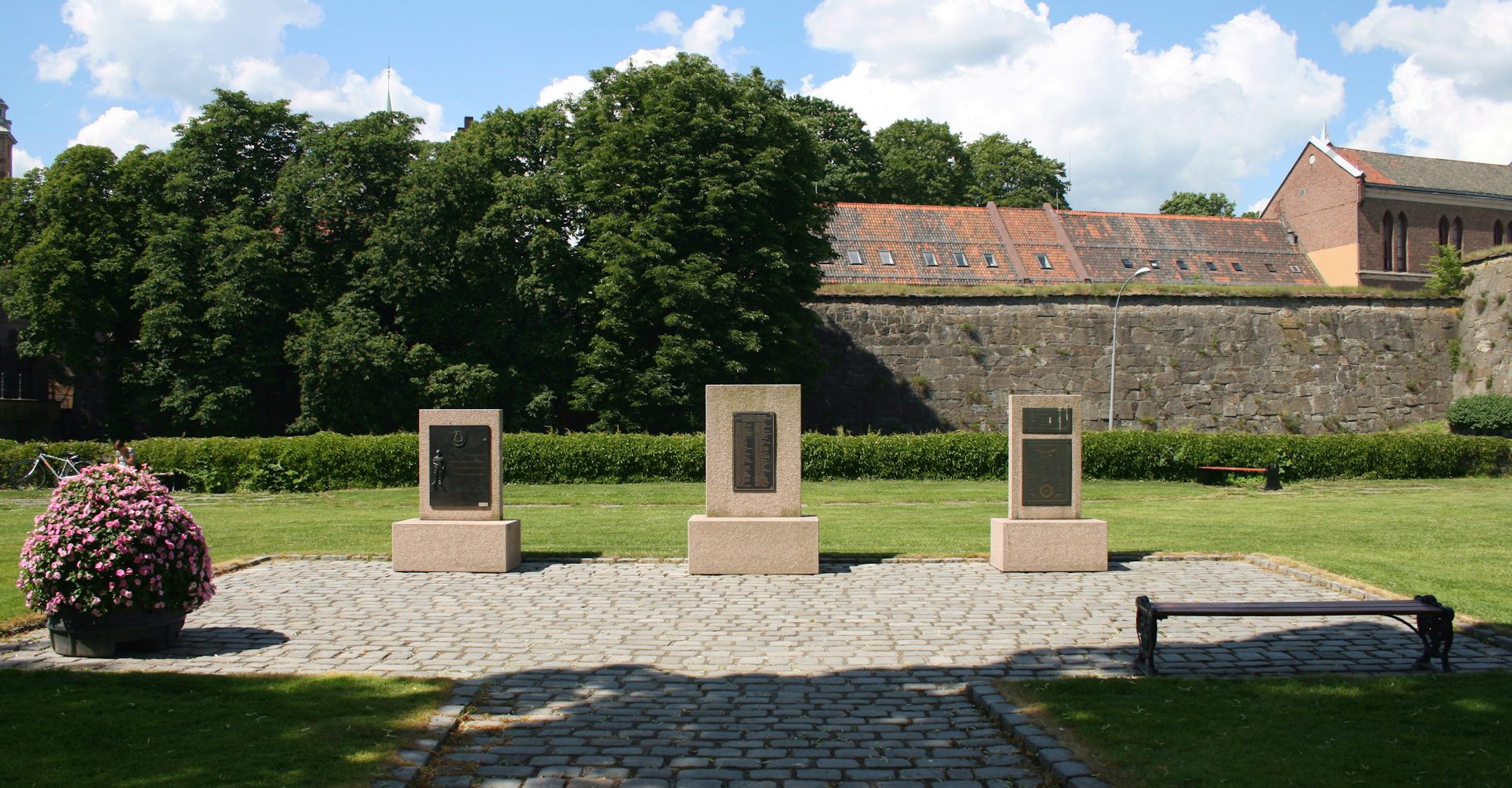 019 Minnested for falne under krigen - Foto Geir Johansen.jpg