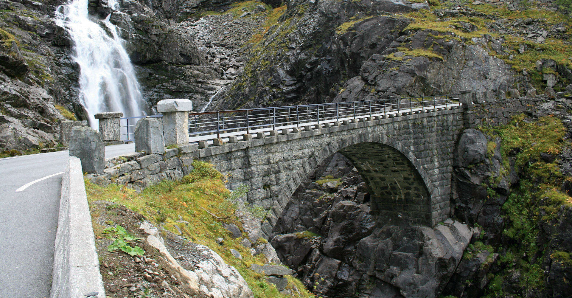 012 Trollstigen - Stigefossbrua - Foto Geir Johansen.jpg