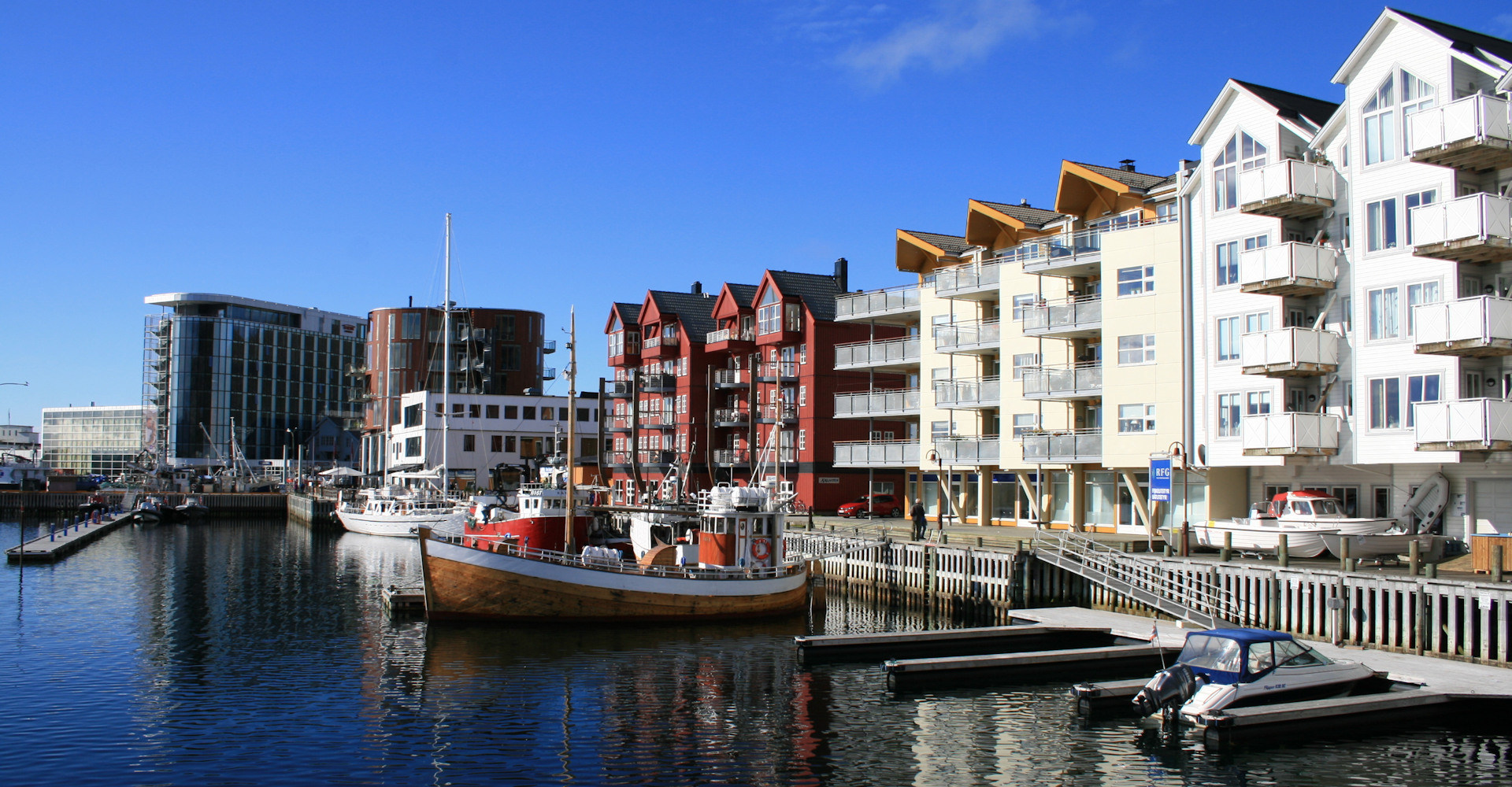 023b Kaipromenaden i Svolvær- foto Geir Johansen.jpg