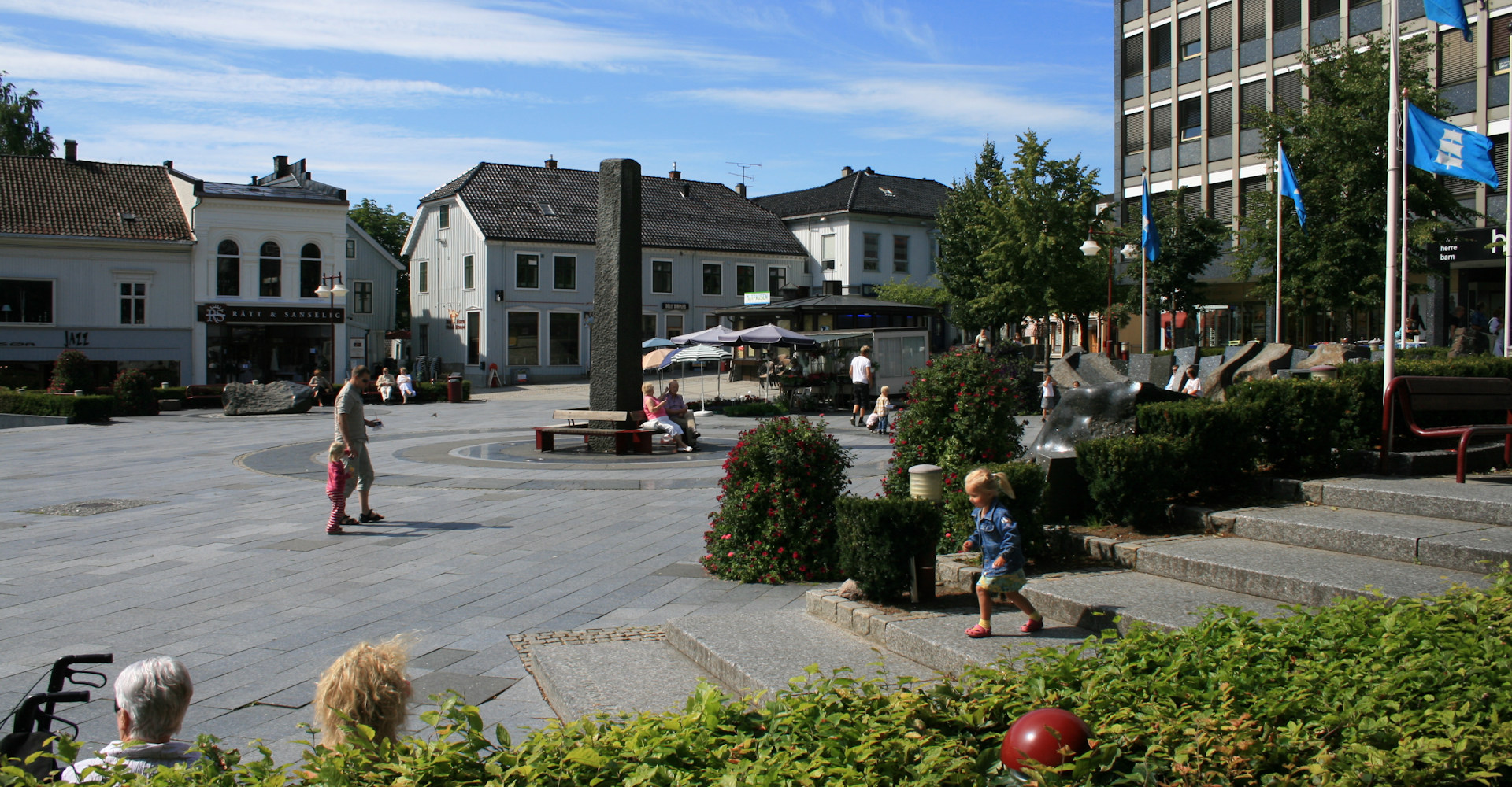 003 litt av torget-foto Geir Johansen.jpg