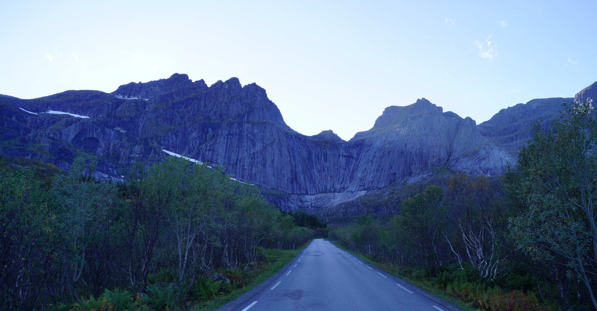 021 A Lofotens egen Trollvegg Bjørntinden på tur til Nusfjord-Foto Geir Johansen.jpg