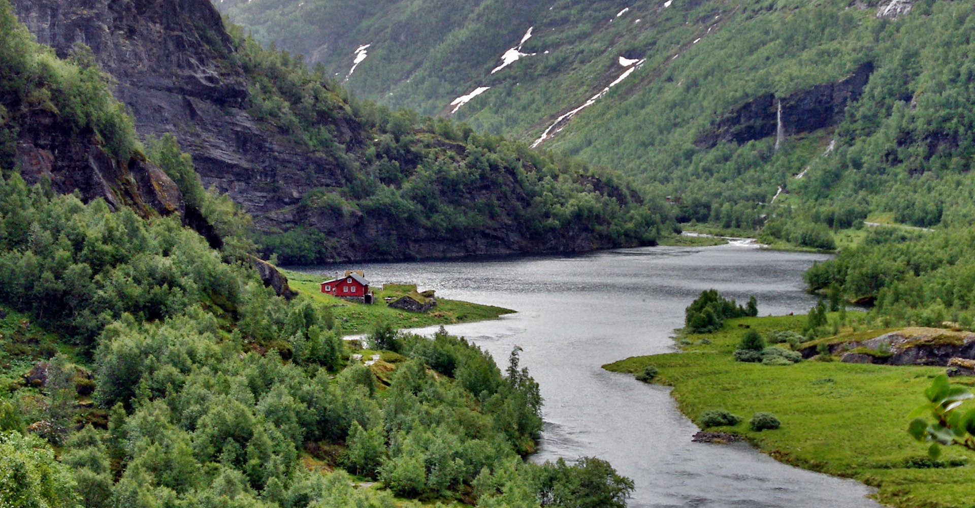 008 Aurlandsdalen - Nesbø sett fra Tirtesva - fotoFrode Inge Helland.jpg