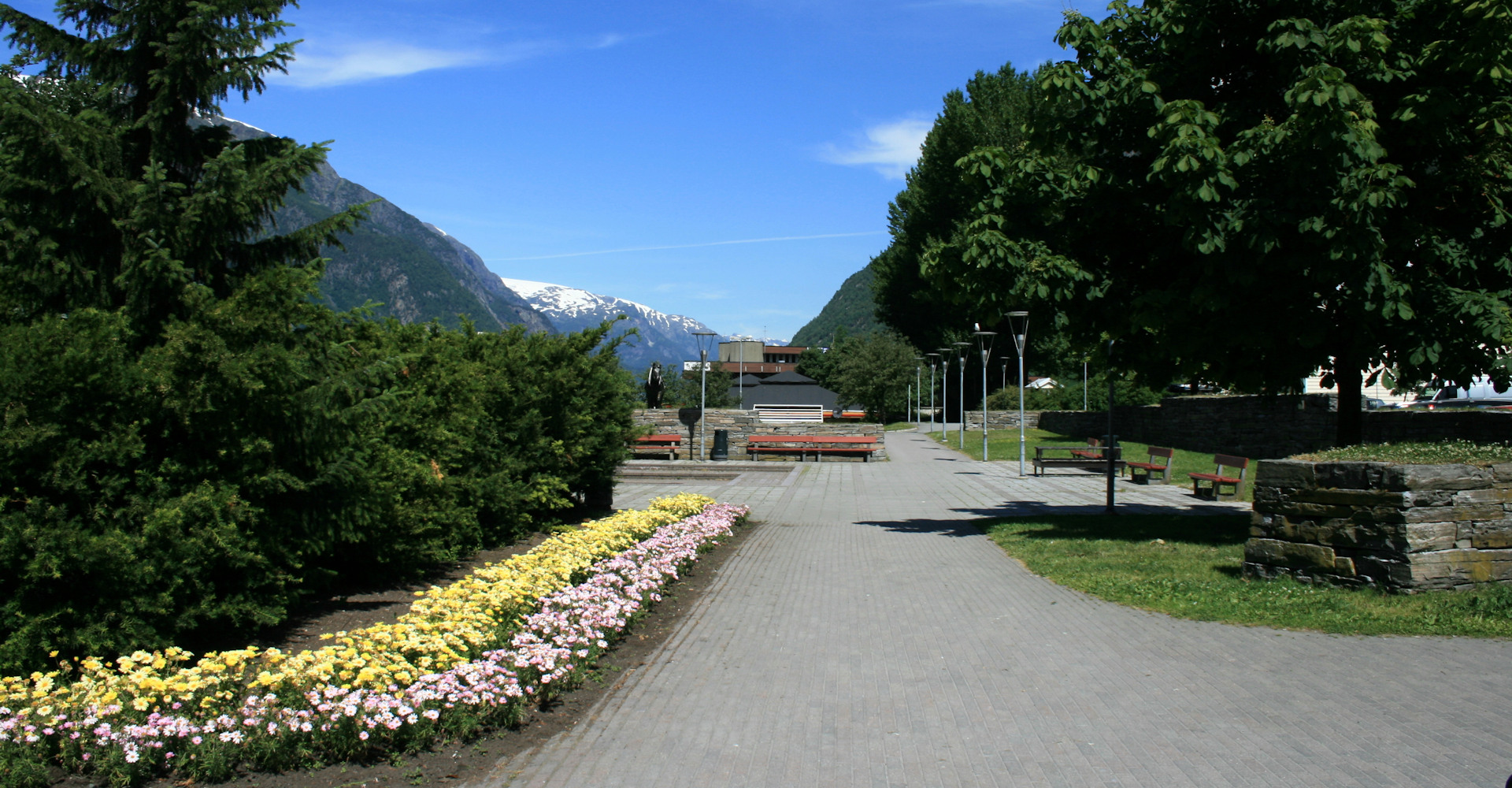 009 Parken ved sentrum og fjorden-foto Geir Johansen.jpg