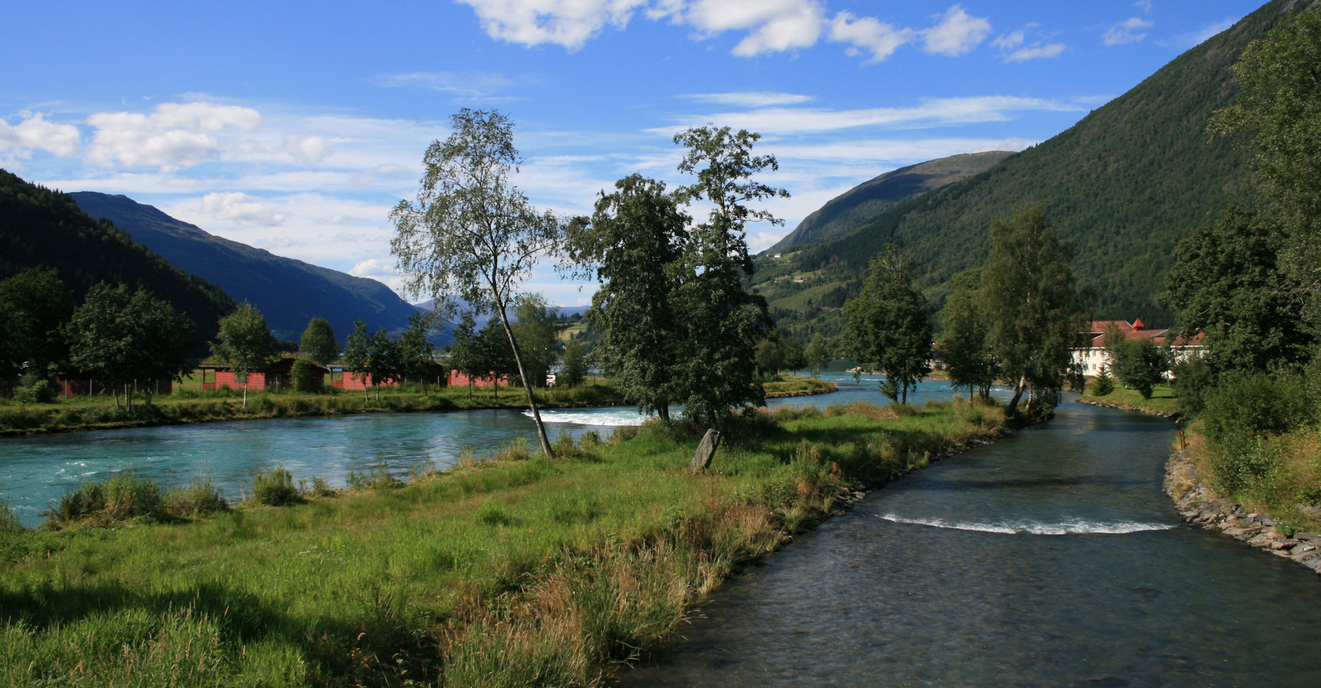 000 Loelva sitt utspring til Nordfjorden i Loen - Foto Geir Johansen.jpg