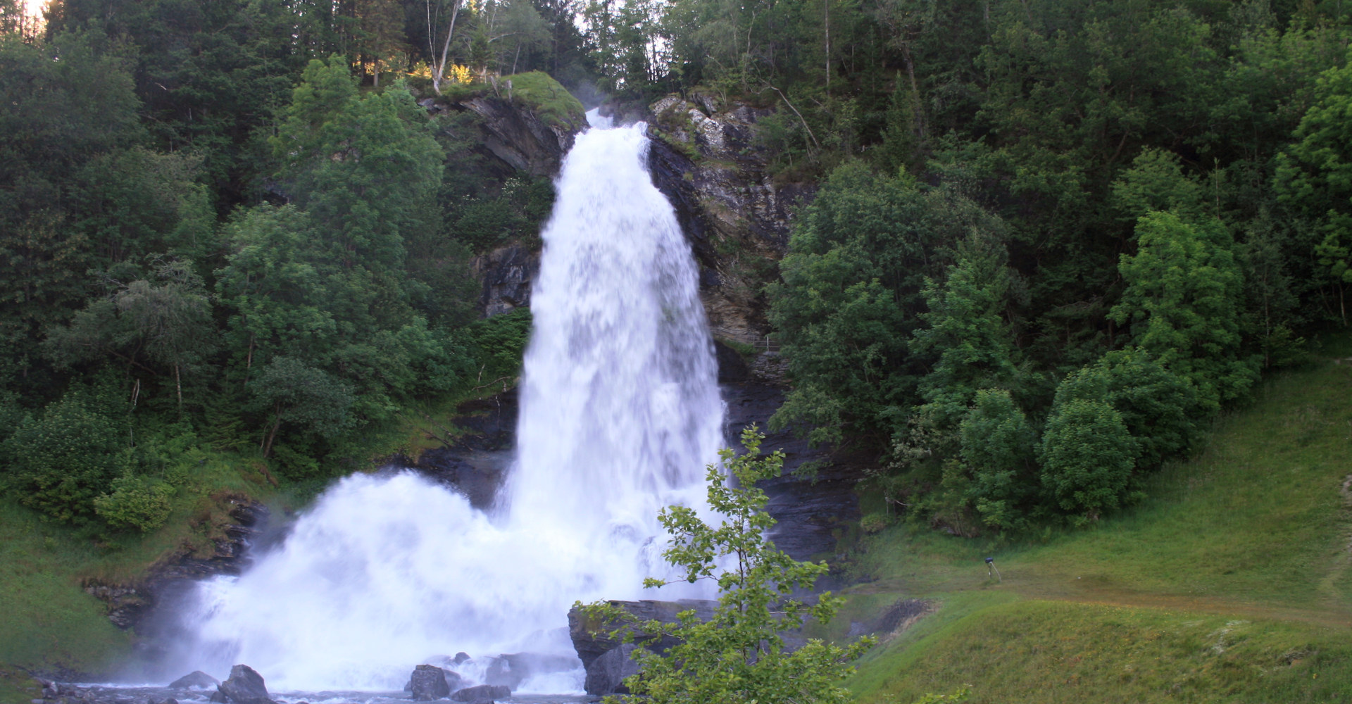 002 Steinsdalsfossen - Foto Geir Johansen.jpg