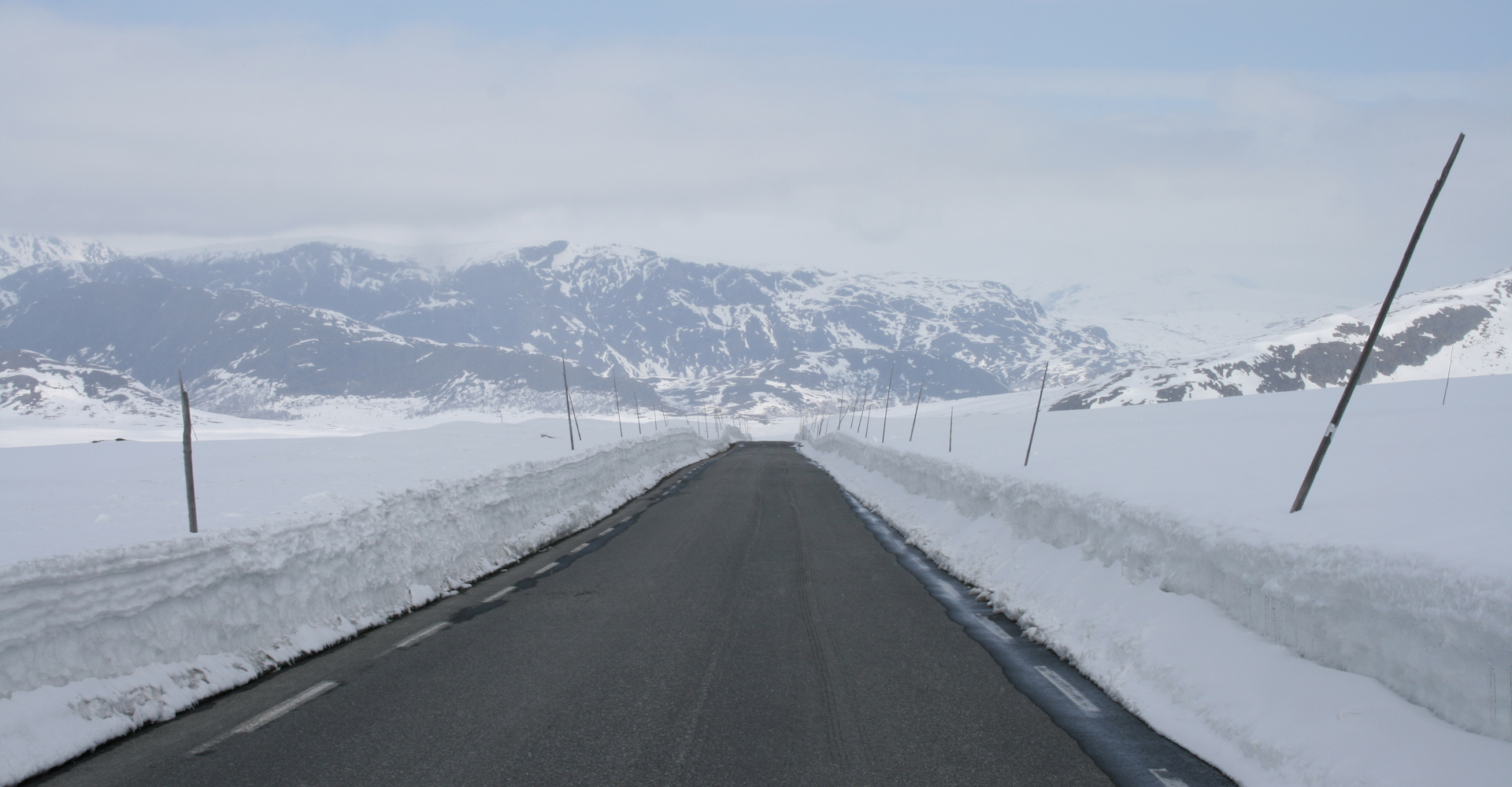 0016 Valdresflya i vinterdrakt i mai-foto Geir Johansen.jpg