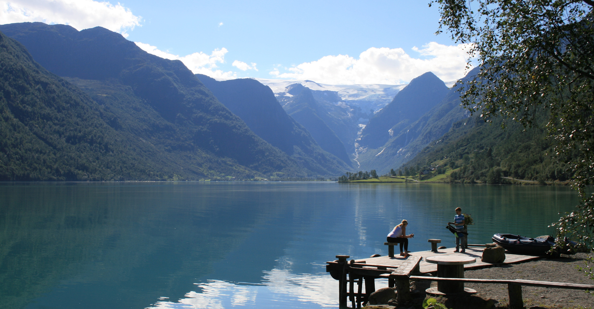 IMG_2046 Oldevatnet inn mot Briksdalsbreen-foto Geir Johansen.jpg