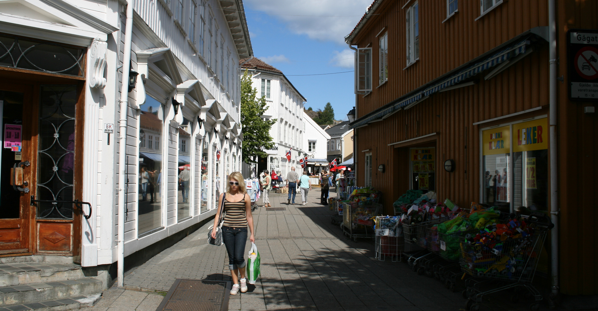 Grimstad 006 sentrumsgate ved torget- Foto Geir Johansen.jpg