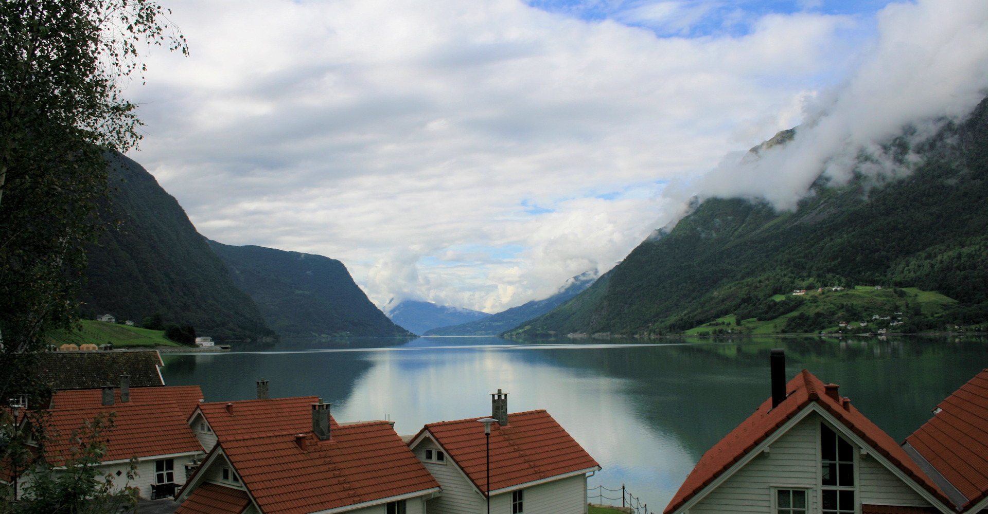 000 Sognefjorden-Lustrafjorden-Sett fra Skjolden  - Foto Geir Johansen.jpg
