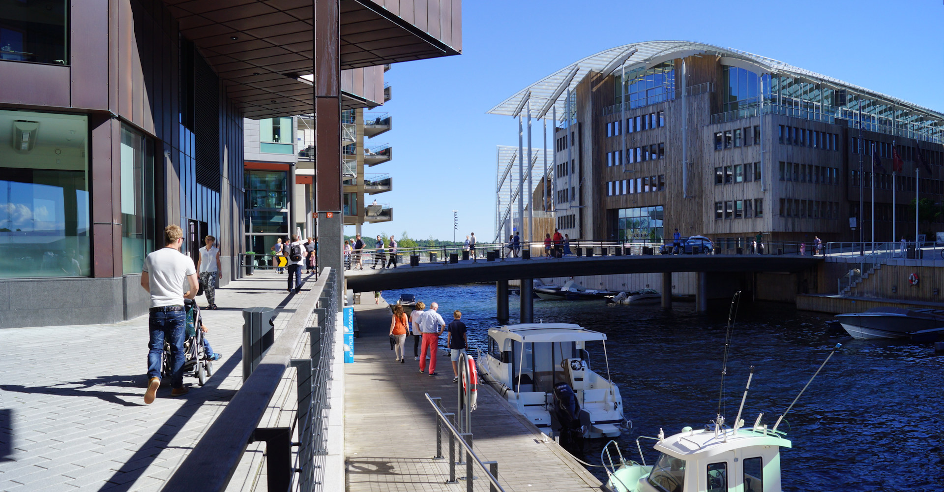017 Kanalen mellom Aker brygge og Tjuvholmen - Foto Geir Johansen.jpg