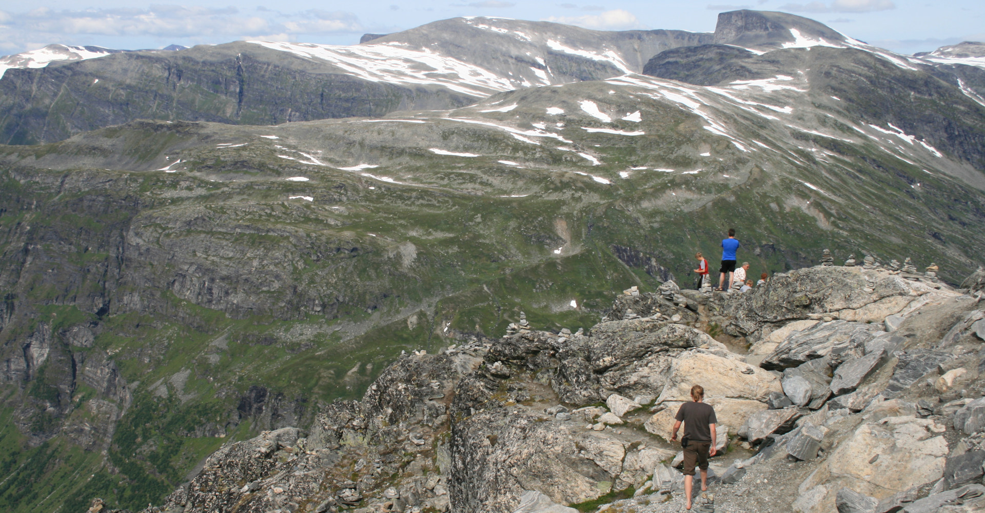019 på vandretur ved Dalsnibba-foto Geir Johansen.jpg