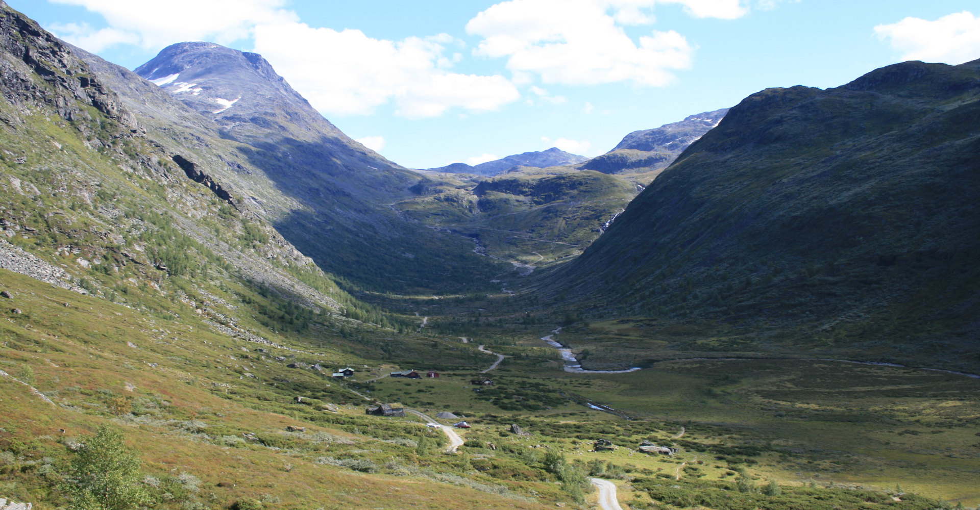 022 Utsikt mot Helgedalen rett før Turtagrø   - Foto Geir Johansen.jpg