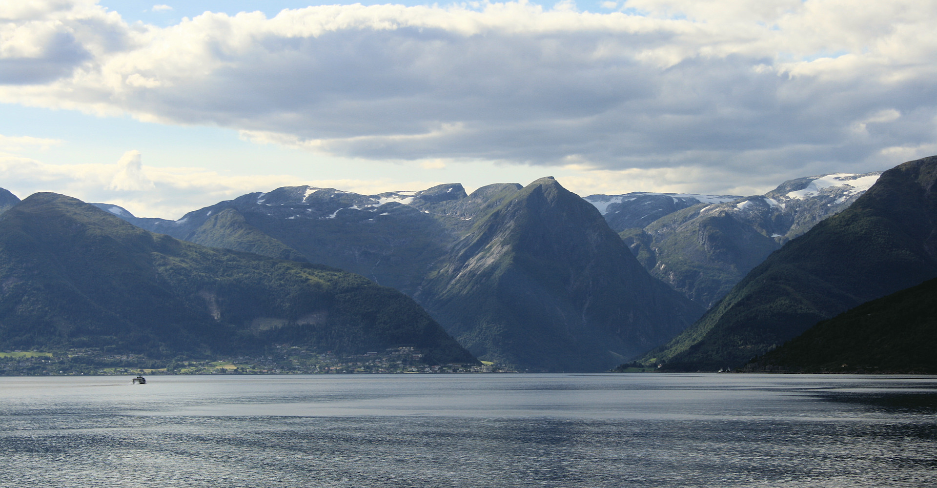012 Sognefjorden-Mot Balestrand- Foto Geir Johansen.jpg