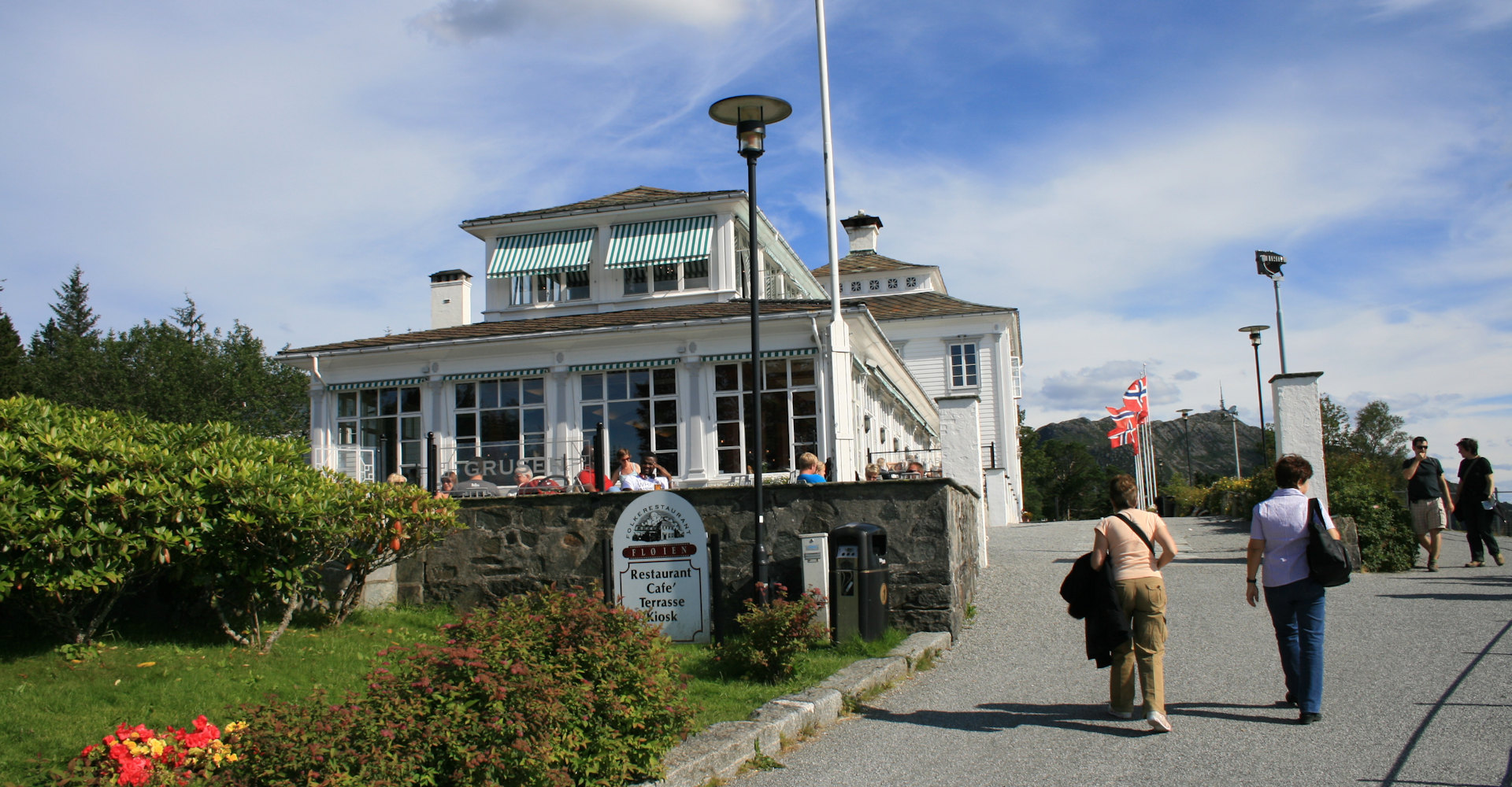 005 Fløien utsiktspunkt-restaurant - foto Geir Johansen.jpg