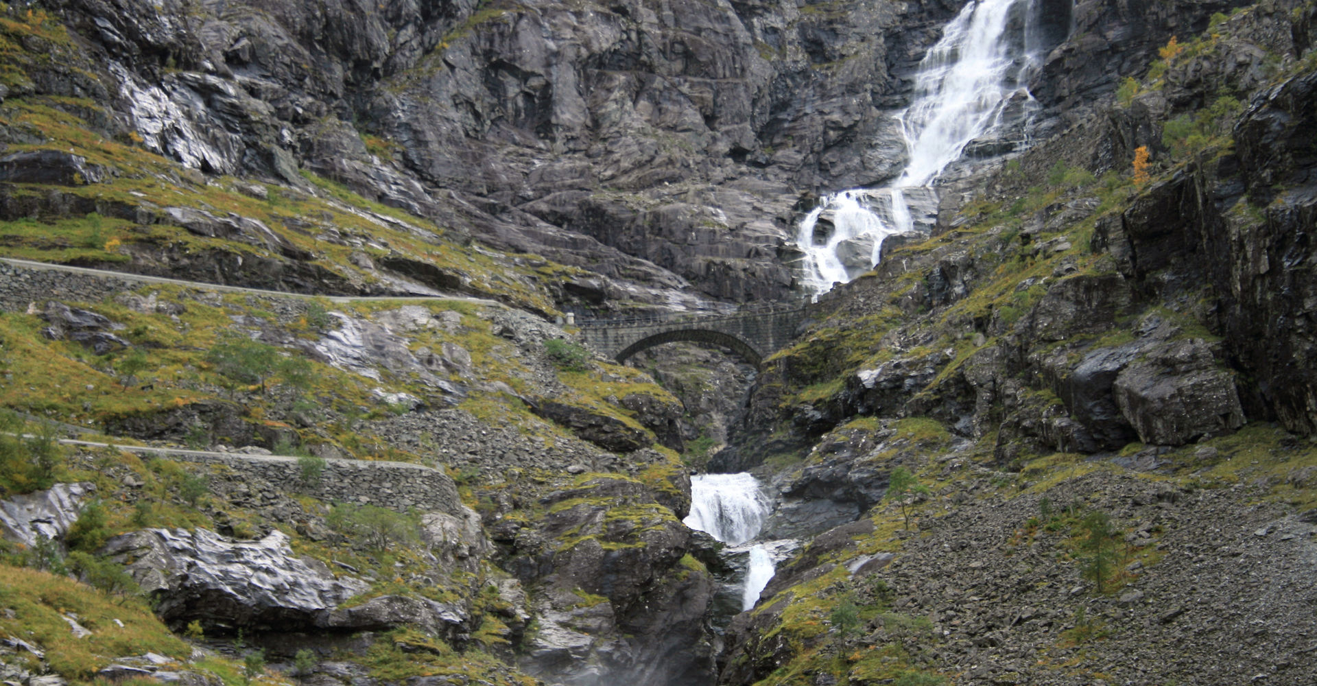 011 Trollstigen - Stigefossbrua - Foto Geir Johansen.jpg