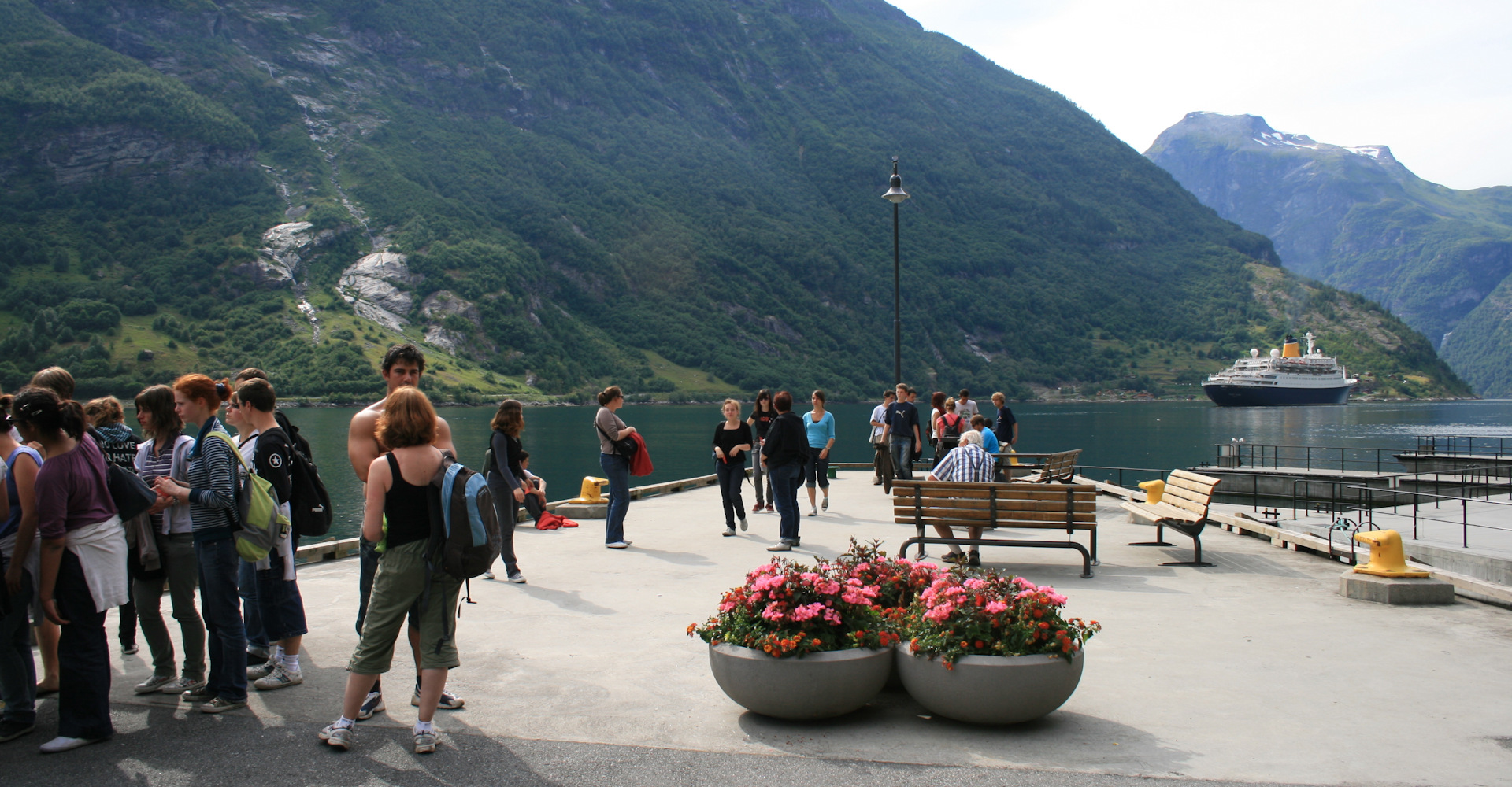 006 ved havnen-foto Geir Johansen.jpg