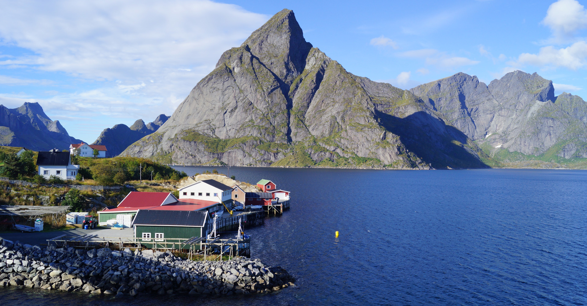 009 del av Andøya med Reinefjorden og Olstinden i bakgrunnen-Foto Geir Johansen.jpg
