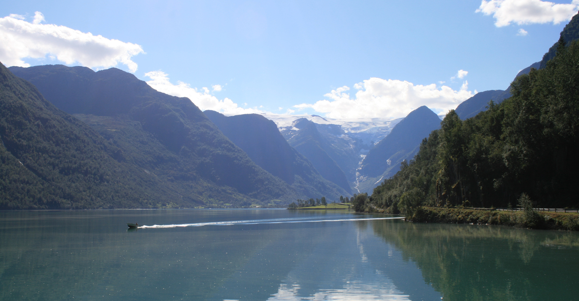 012 Oldedalen -Oldevatnet og Melkevollbreen - Foto Geir Johansen.jpg