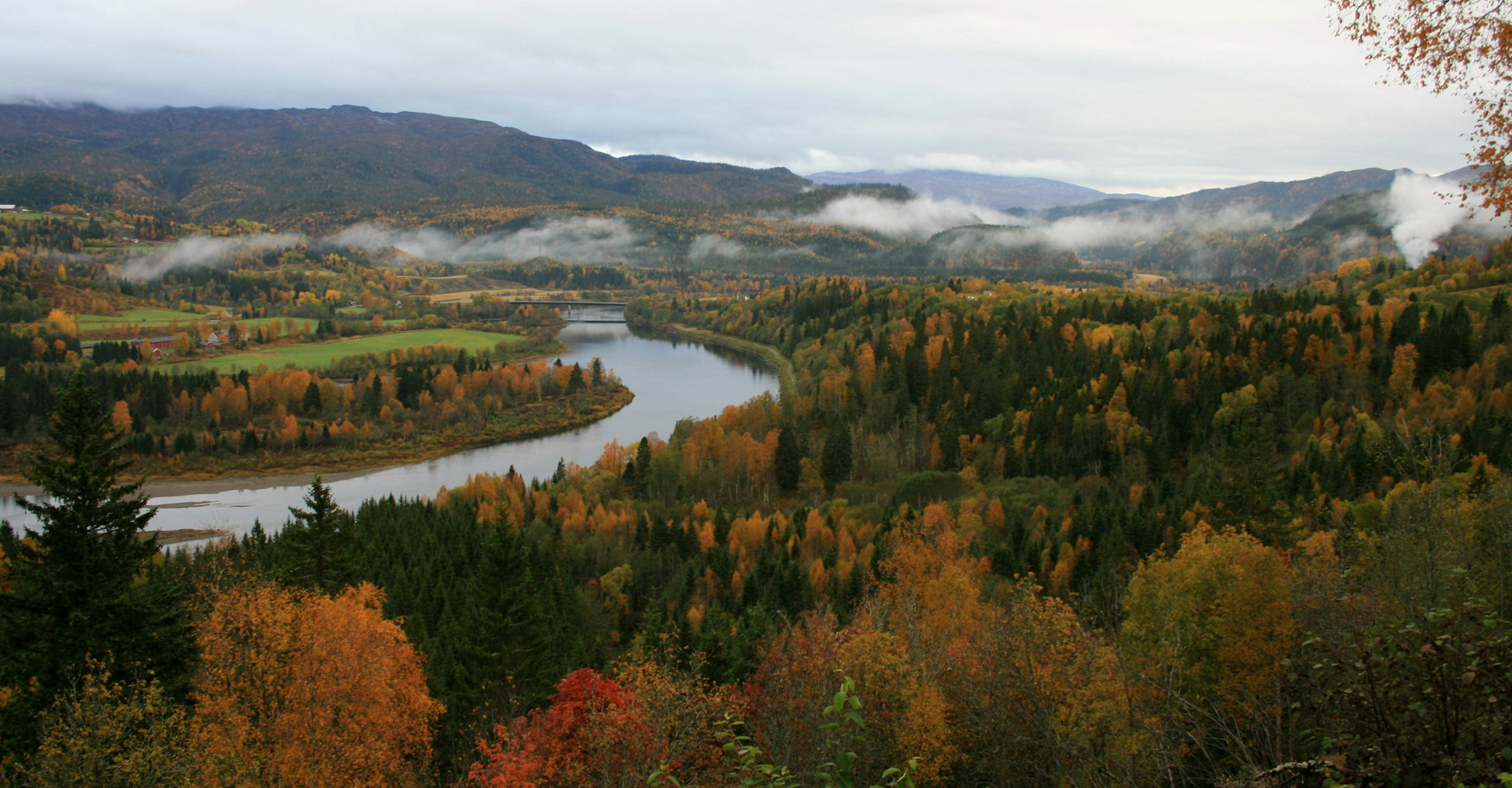 Namsen nord for Grong-Banner-foto Geir Johansen.jpg