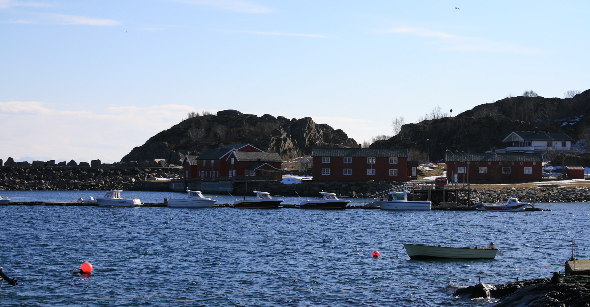 007 Kabelvåg - Rorbumiljø ved moloen- foto Geir Johansen.jpg