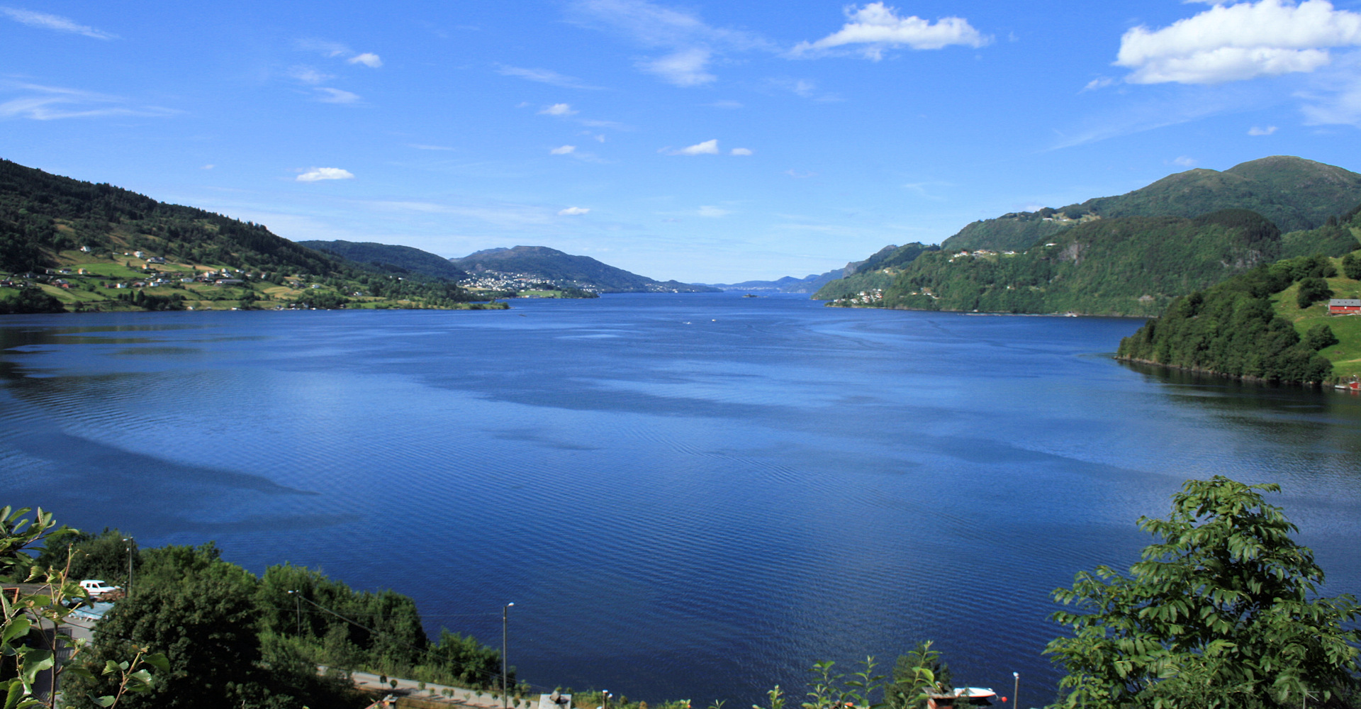 012 Osterøy til høyre og Ytre Arna til venstre-foto Geir Johansen.jpg