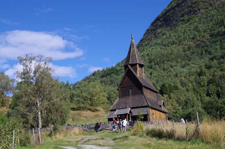 Urnes stavkirke - Foto Stephen Saw.jpg