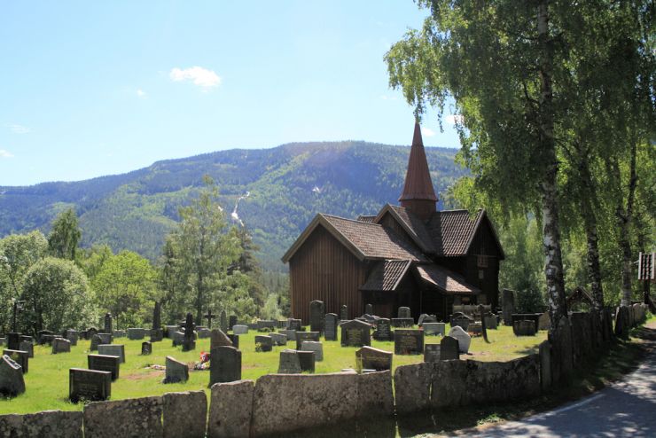 01 Rollag stavkirke - Foto Geir Johansen.jpg