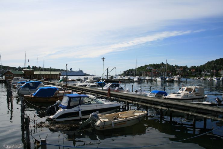 002 Hvalfangstmonumentet - utsikt fra strandpromenaden- Foto Geir Johansen.jpg