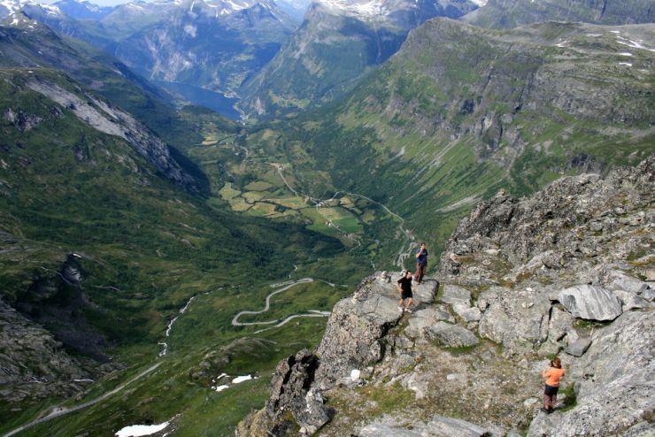 På vandretur ved Dalsnibba-foto Geir Johansen.jpg