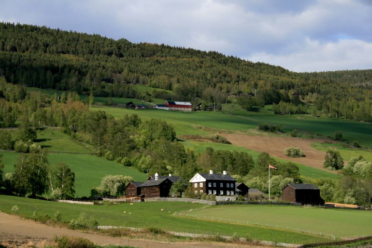 Middelaldergarden_og_hotell_Sygard_Grytting_i_Sor_Fron_-_foto_Geir_Johansen.jpg