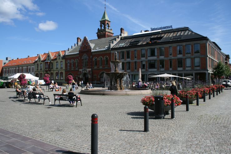 Torget med fontenen-foto Geir Johansen.jpg