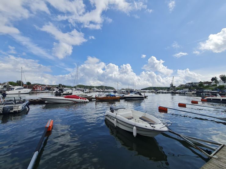 Lillesand Forsiden 006 - Ut havnen mot skjærgåden- Foto Geir Johansen.jpg