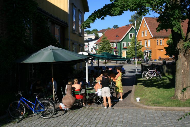 Uteservering på torget 2-foto Geir Johansen.jpg