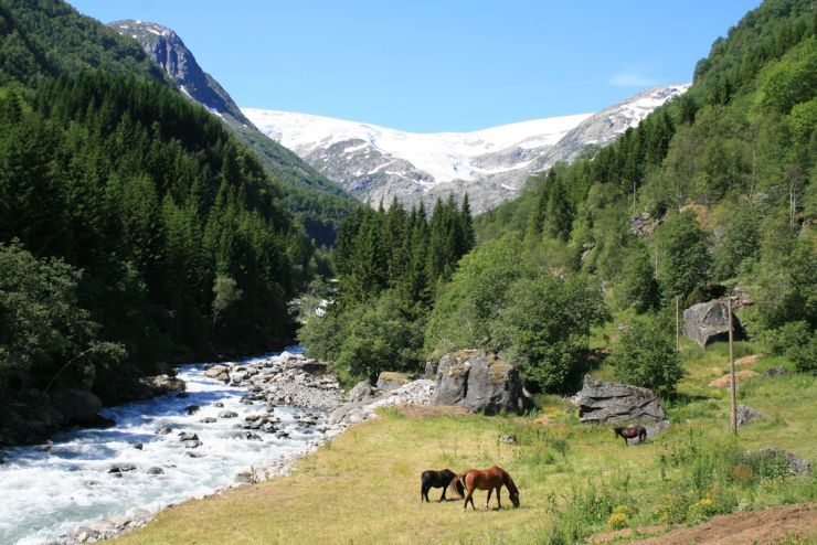 Buerdalen og Buerbreen-foto Geir Johansen.jpg