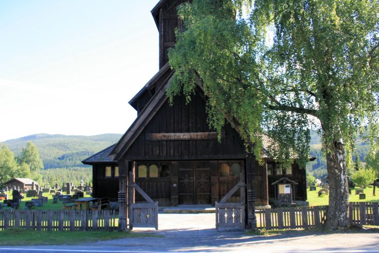 01 Uvdal kirke - Foto Geir Johansen.jpg